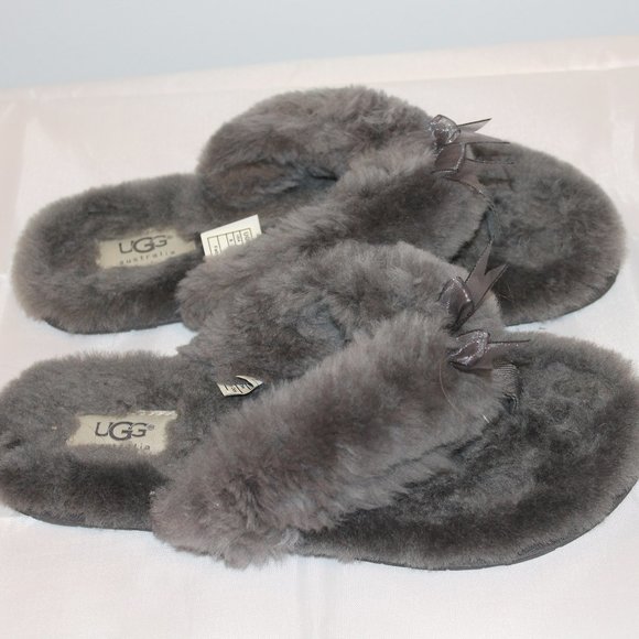 UGG Shoes - Ugg grey flip flop slippers